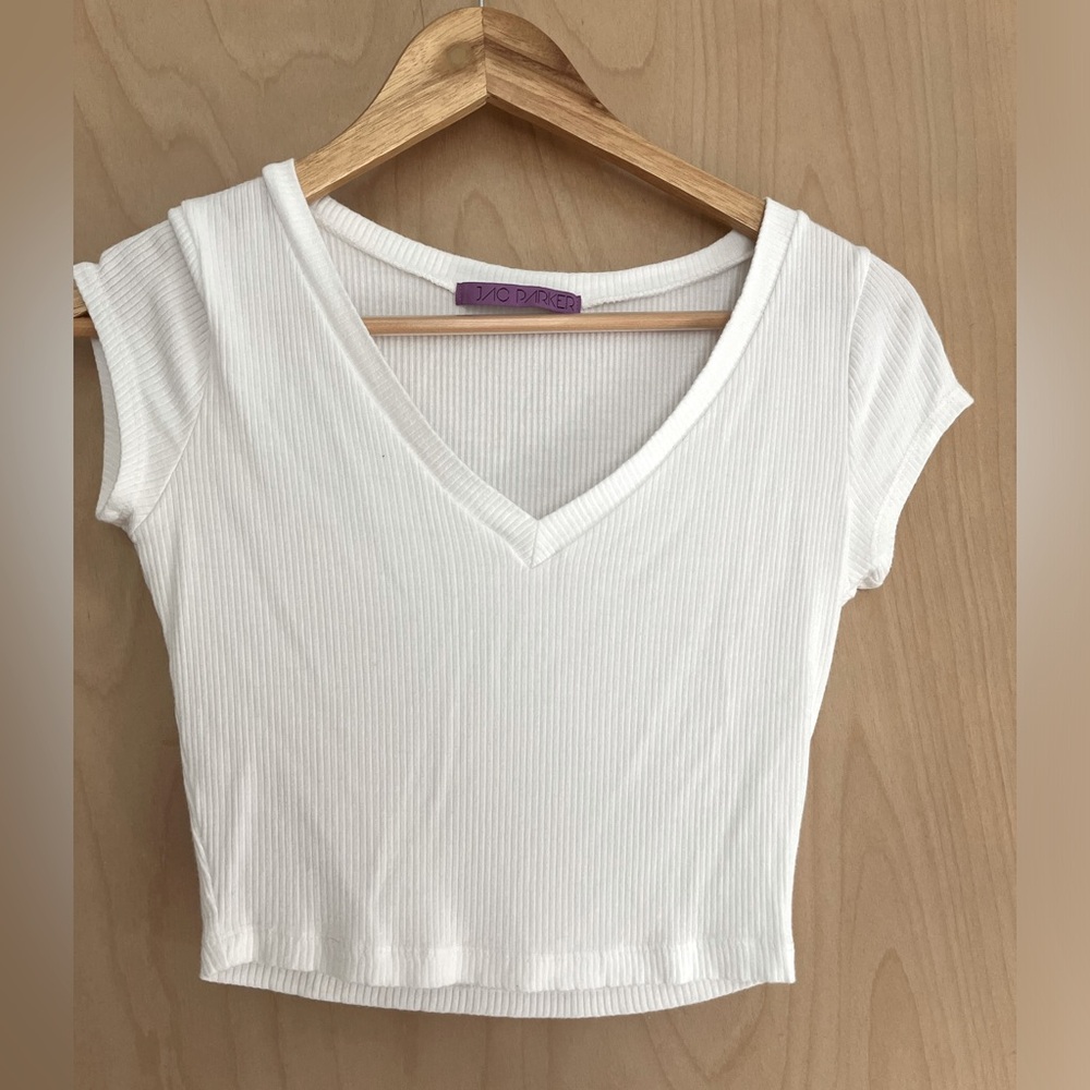 Jac Parker V neck cropped tee
